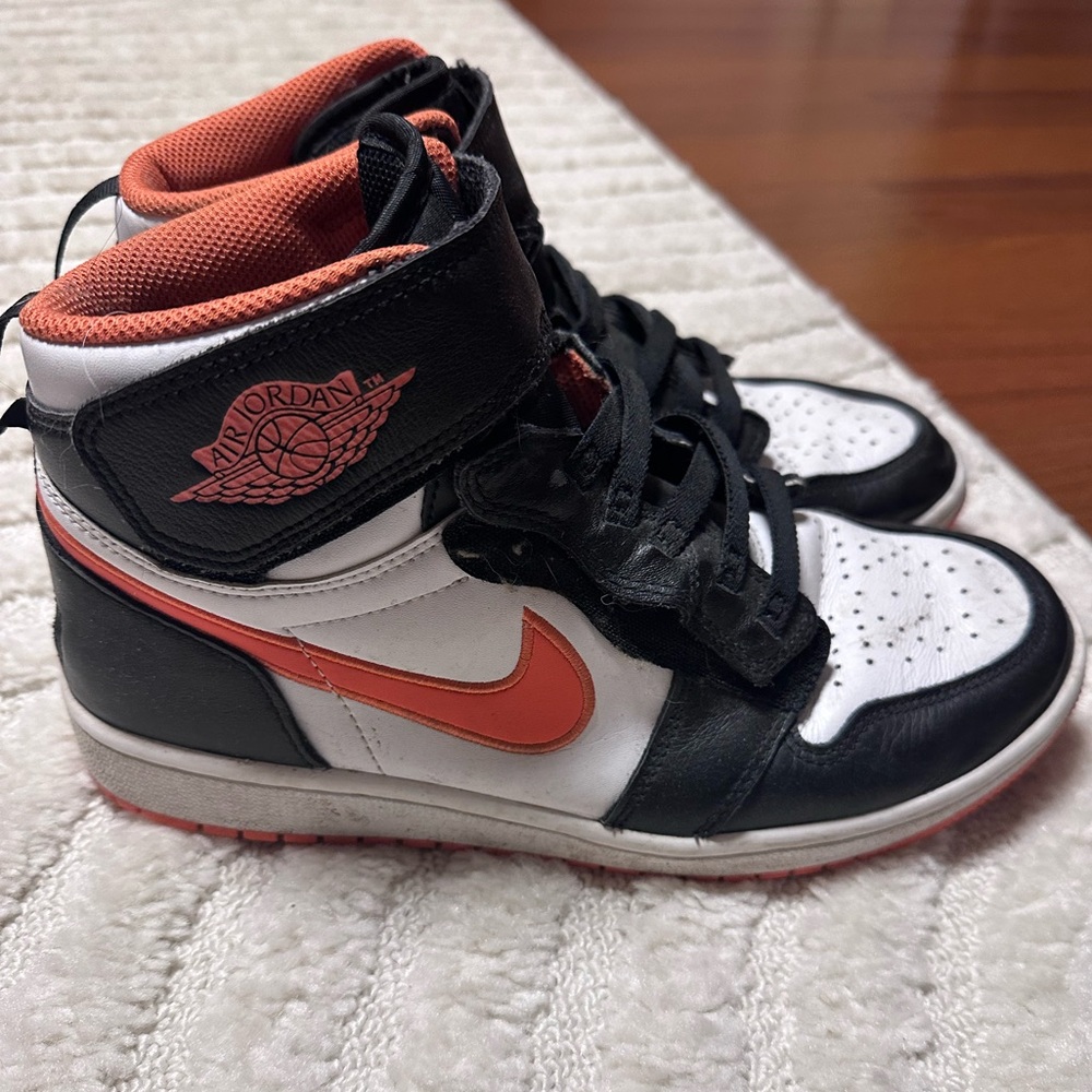 Jordan 1 High FlyEase Turf Orange USED (New selling for $300) Worn 4 times